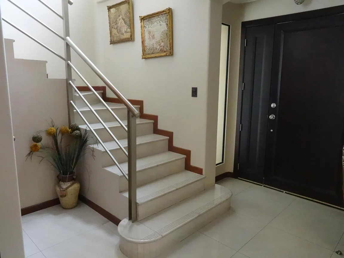 Vendo Casa en Samborondon, Km 2 1/2 atras de la UEES – Foto 4