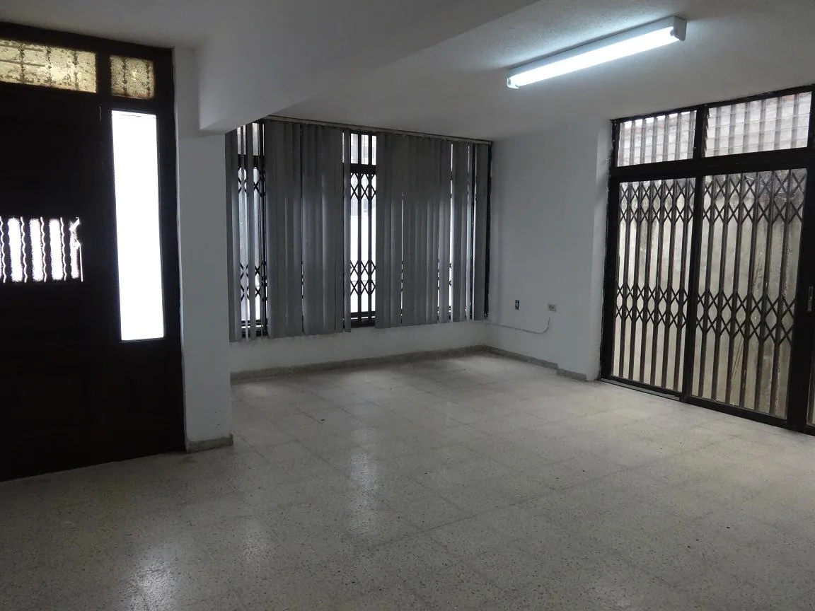 Casa ideal para empresas, Vendo CDLA. ADACE Increíble Ubicacion – Foto 2