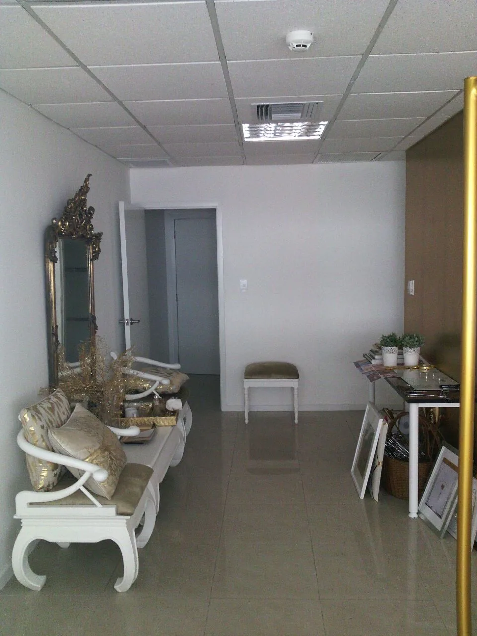 Alquiler de Oficina con divisiones en Trade Building Guayaquil – Foto 1