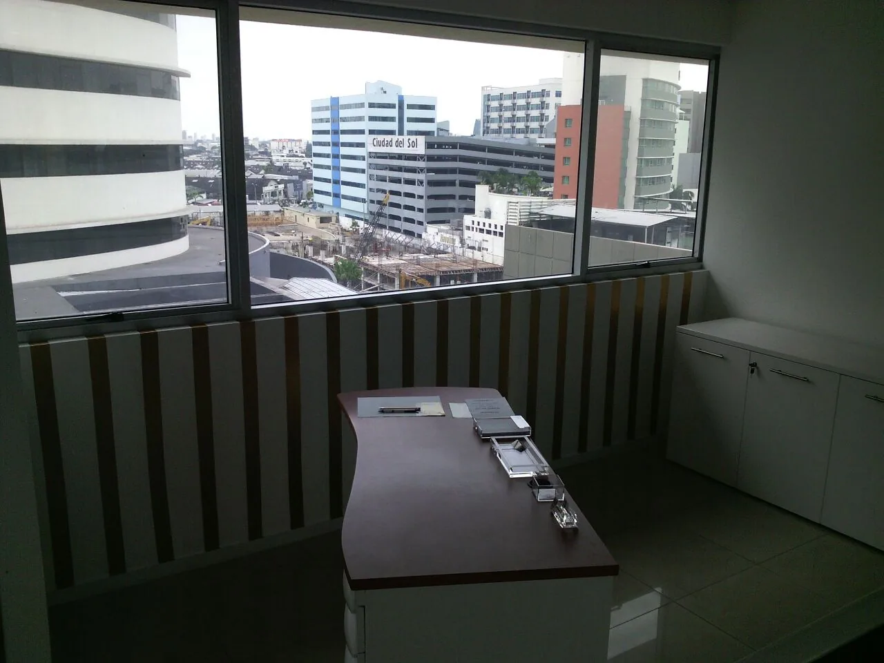 Alquiler de Oficina con divisiones en Trade Building Guayaquil – Foto 2
