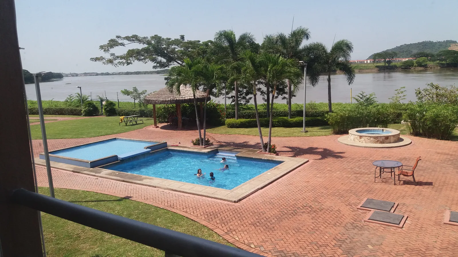 Departamento en venta oportunidad en Urb. Altos del Río Samborondón – Foto 1