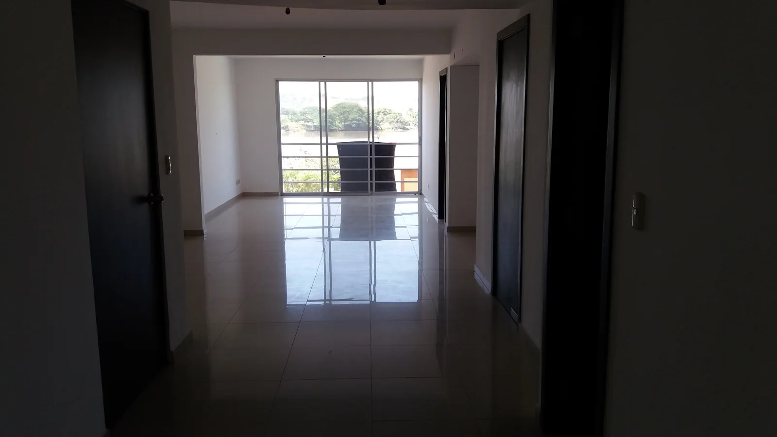 Departamento en venta oportunidad en Urb. Altos del Río Samborondón – Foto 3