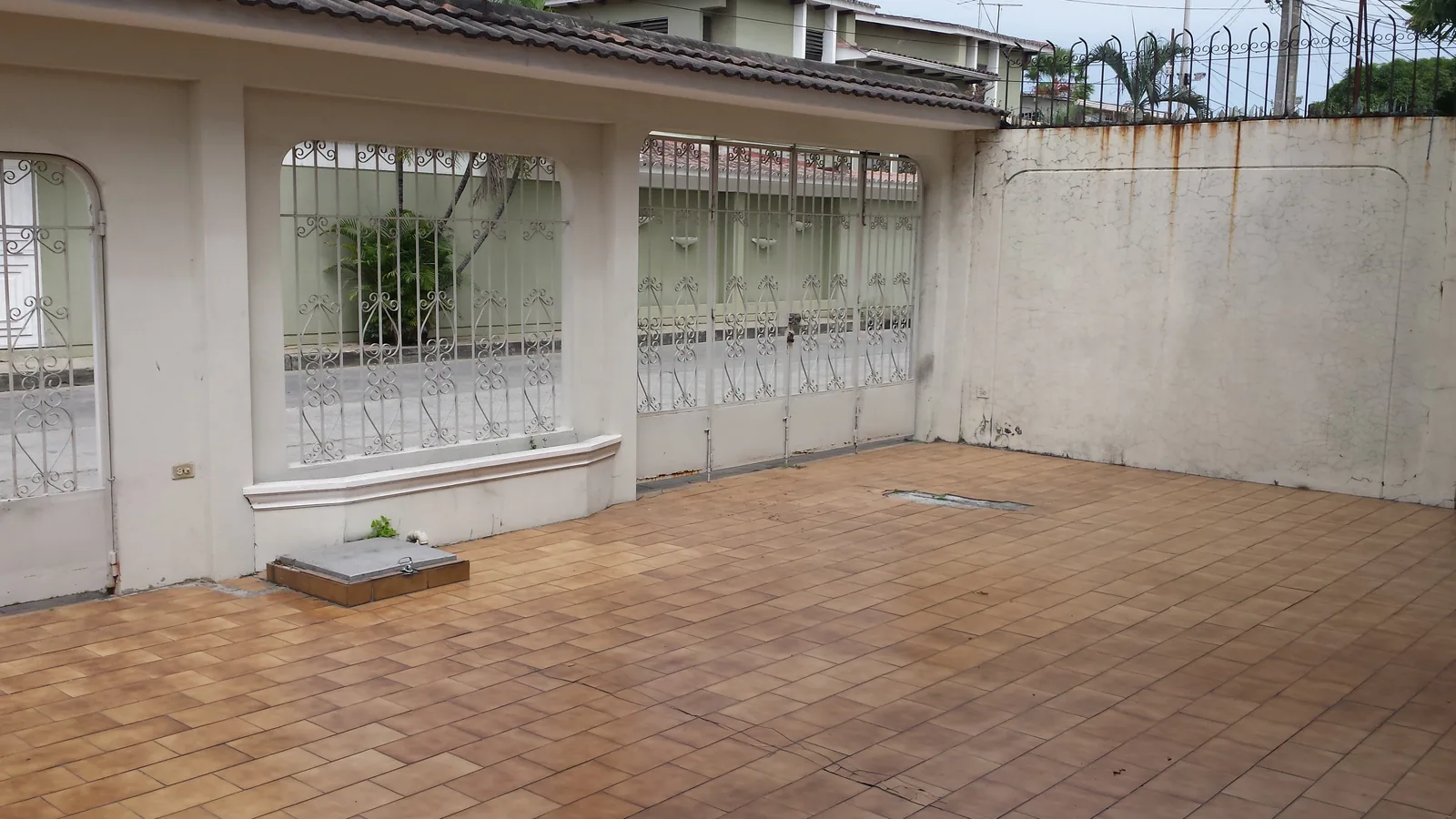 Vendo Casa de Dos Plantas  en los Almendros Guayaquil Ecuador – Foto 2