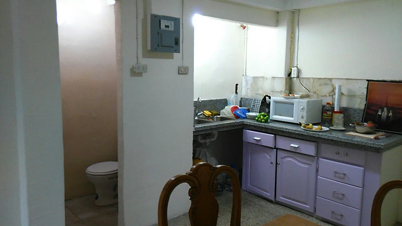 CASA EN VENTA DE 3 PLANTAS EN LAS ACACIAS EN BUEN PRECIO POR VIAJE NEGOCIABLE – Foto 3