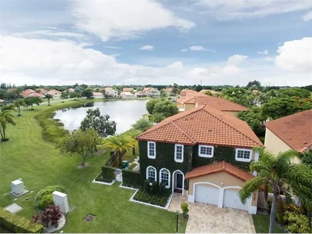 Casa en venta en Doral Park - Miami Florida – Foto 1
