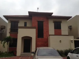 Casa de Venta en Samborondon – Foto 1