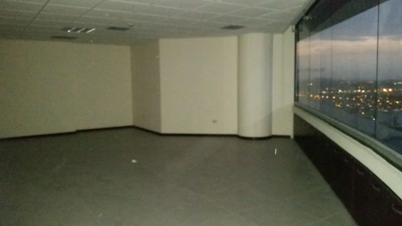 Alquiler de oficina el edificio The Point Guayaquil – Foto 2