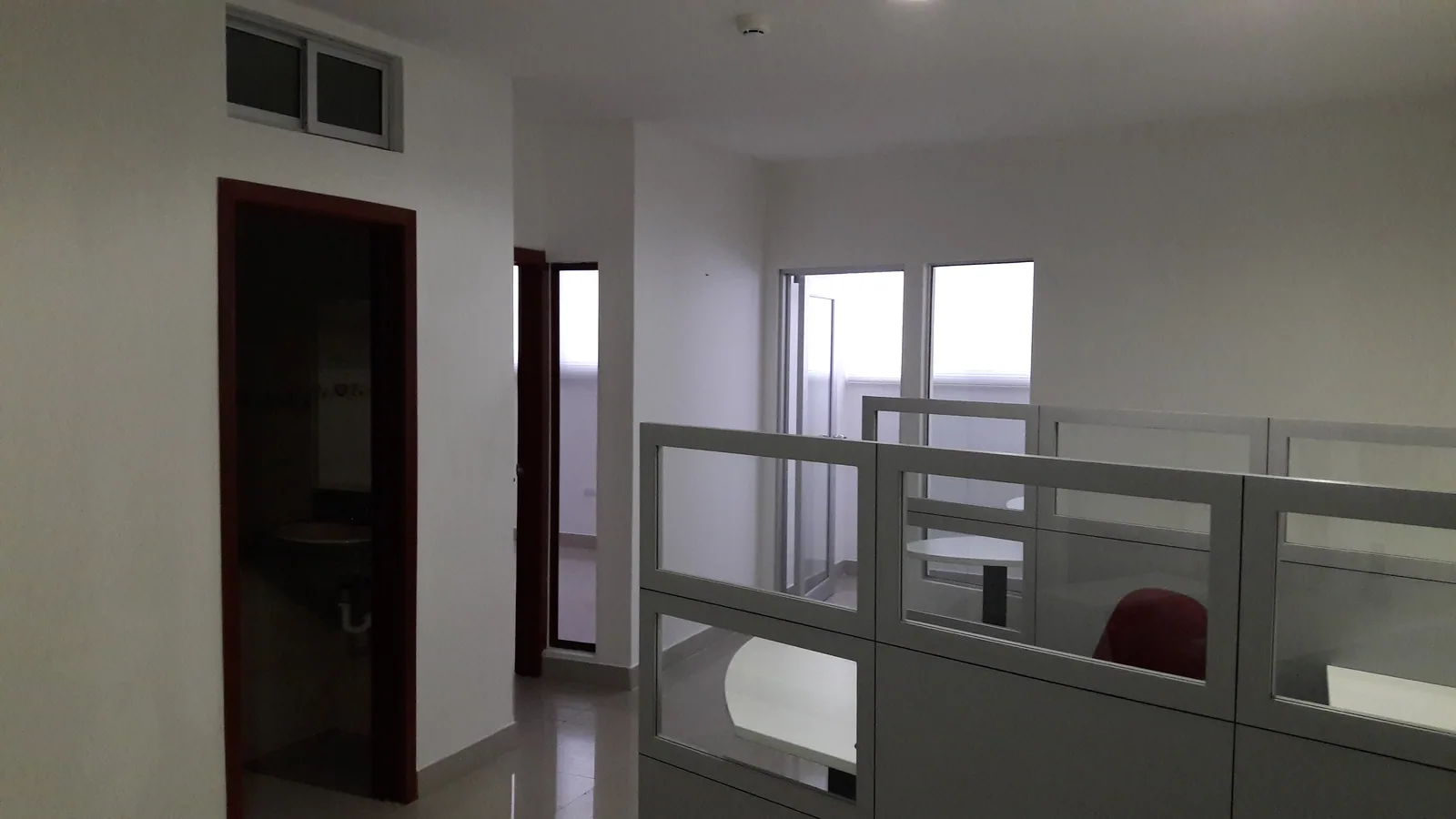 Alquilo Oficina Ejecutiva full amoblada en nueva kennedy Guayaquil – Foto 1