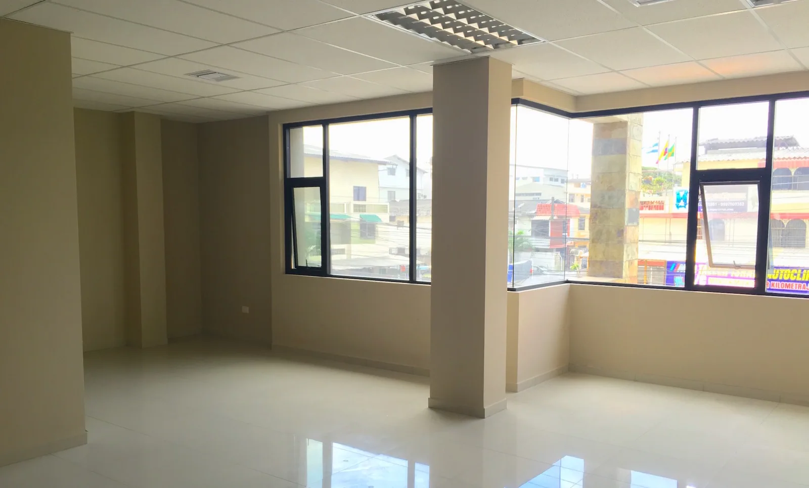 Alquilo oficina en la Garzota Guayaquil Edificio GS Building – Foto 2