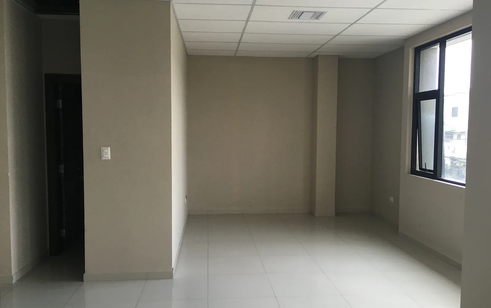 Alquilo oficina en la Garzota Guayaquil Edificio GS Building – Foto 5