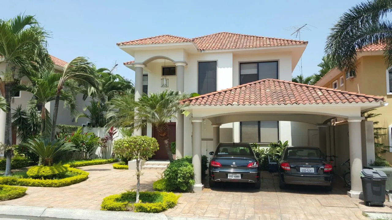 Alquilo casa en Samborondon, Estancias Del Rio – Foto 1