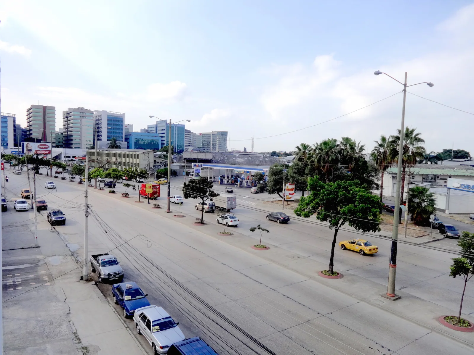 Edificio en venta Avenida Juan Tanca Marengo – Foto 1