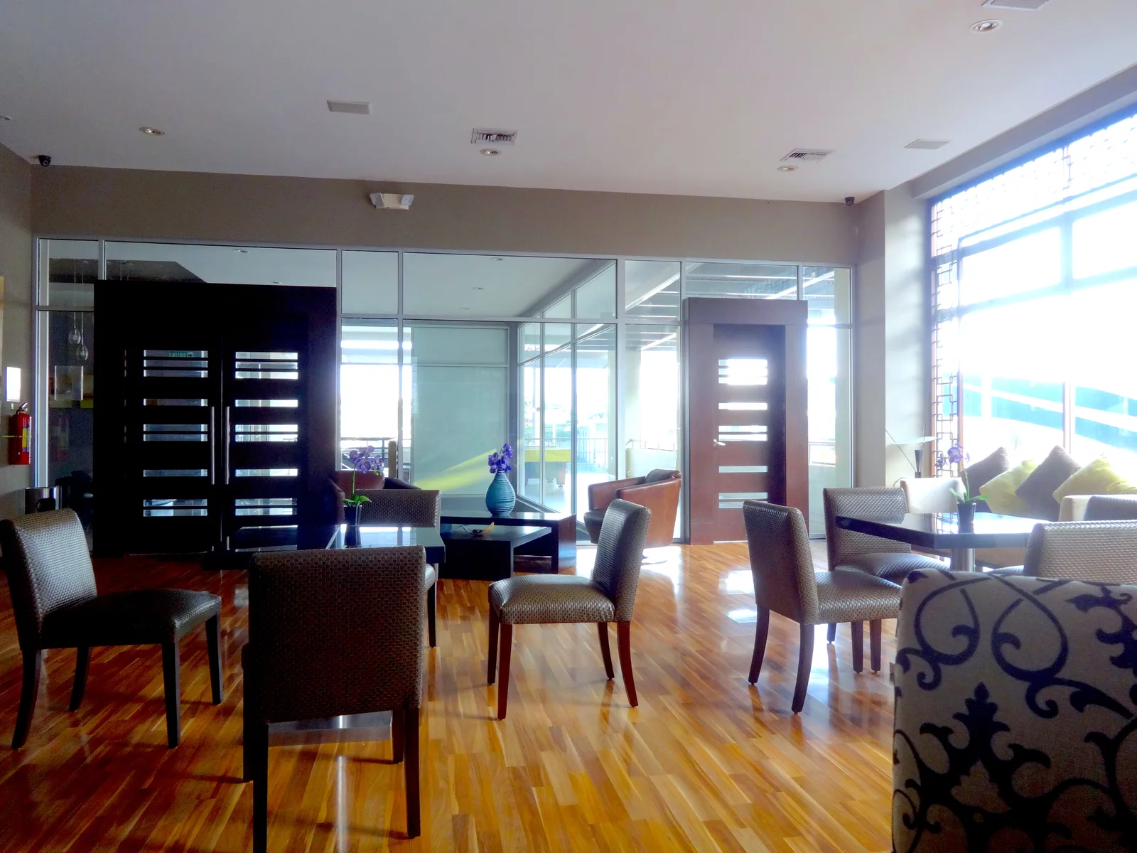 Departamento en alquiler. Suite ejecutiva amoblada. – Foto 2