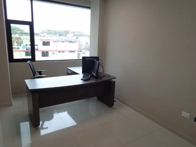 Oficina en Alquiler en El Norte de Guayaquil, Sector Garzota – Foto 3
