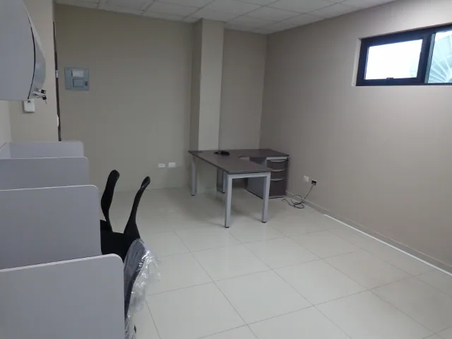 Oficina en Alquiler en El Norte de Guayaquil, Sector Garzota – Foto 4