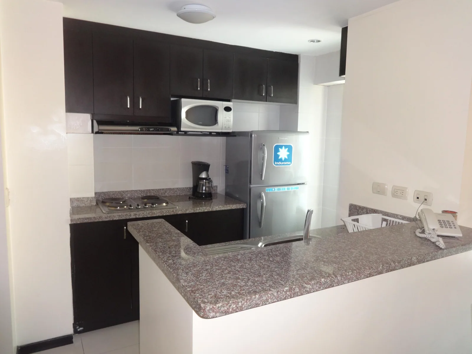 Alquilo suite en Torresol 2, incluyo alicuotas y parqueo – Foto 4