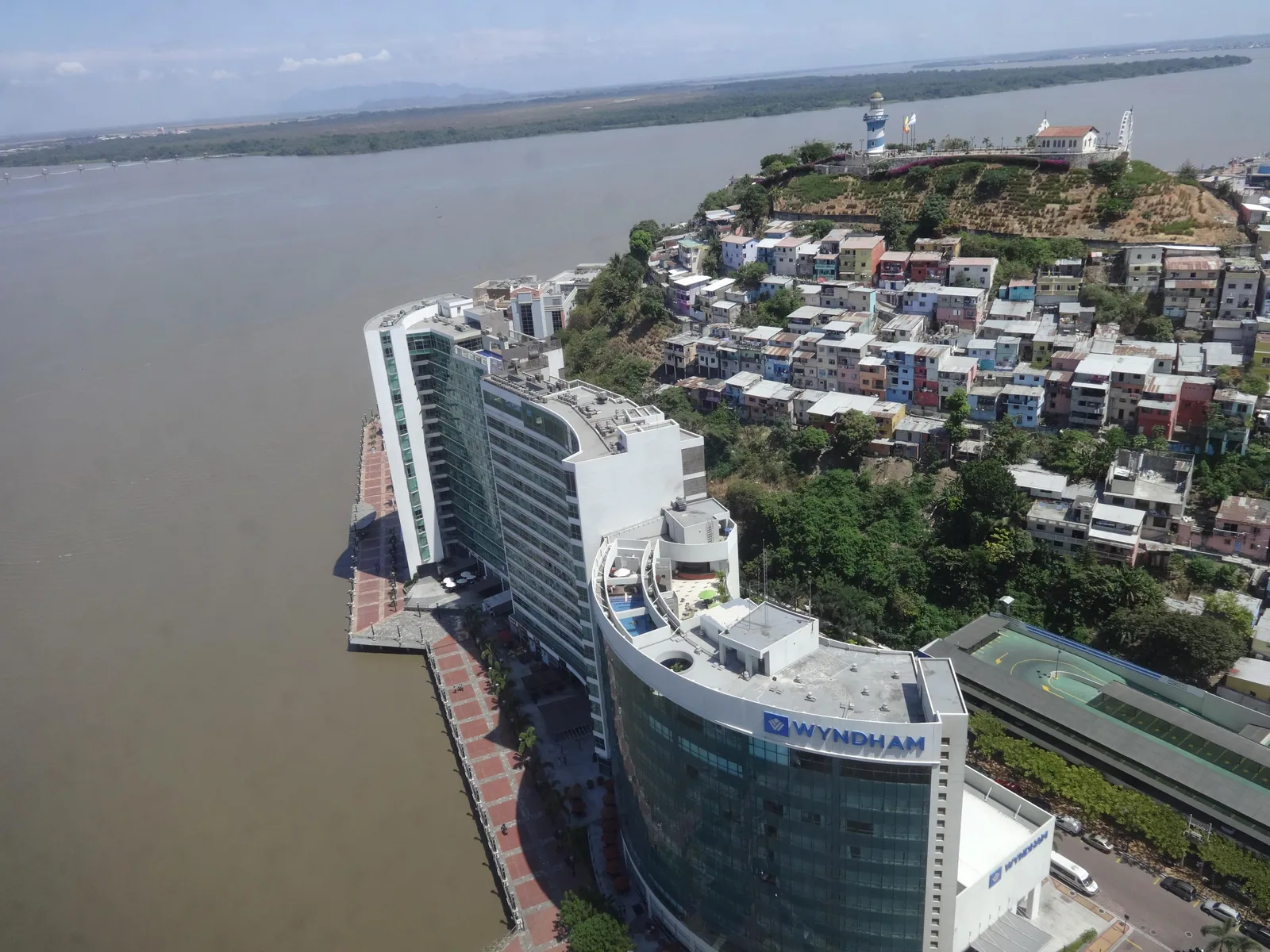Oficina en alquiler en el piso 30 en The Point, Guayaquil – Foto 1