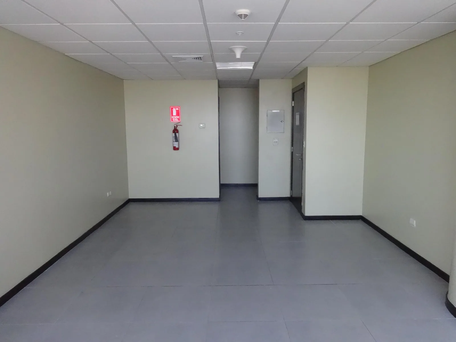 Oficina en alquiler en el piso 30 en The Point, Guayaquil – Foto 2