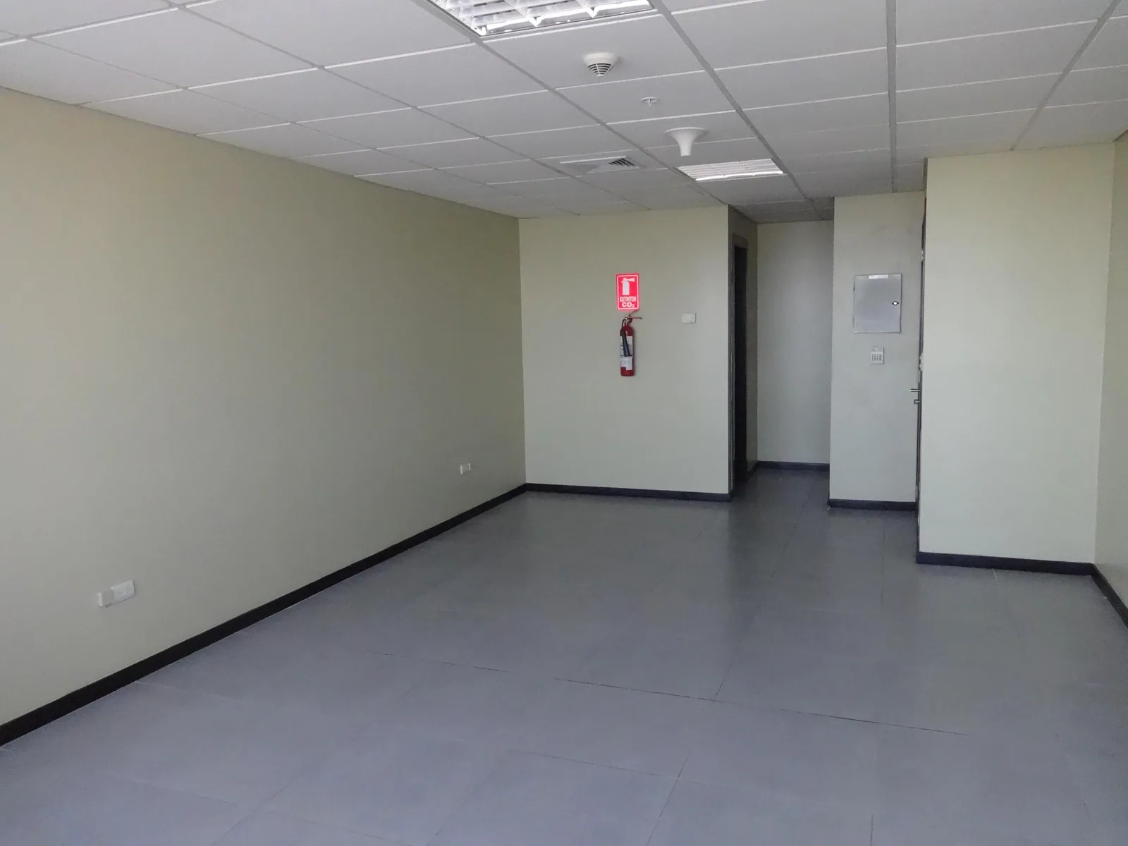 Oficina en alquiler en el piso 30 en The Point, Guayaquil – Foto 3
