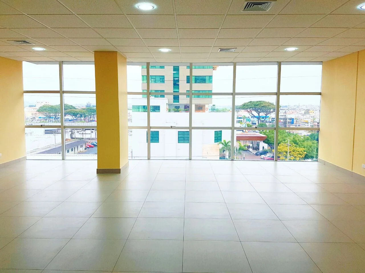 Alquilo Oficina en Sky Building, norte de Guayaquil – Foto 3