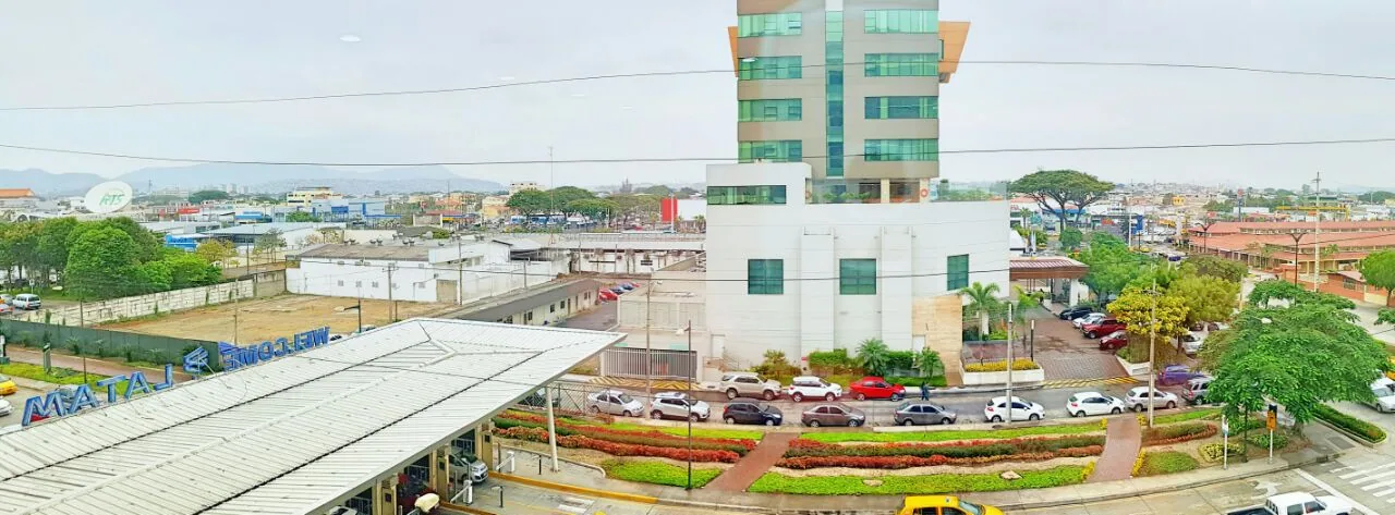 Alquilo Oficina en Sky Building, norte de Guayaquil – Foto 4