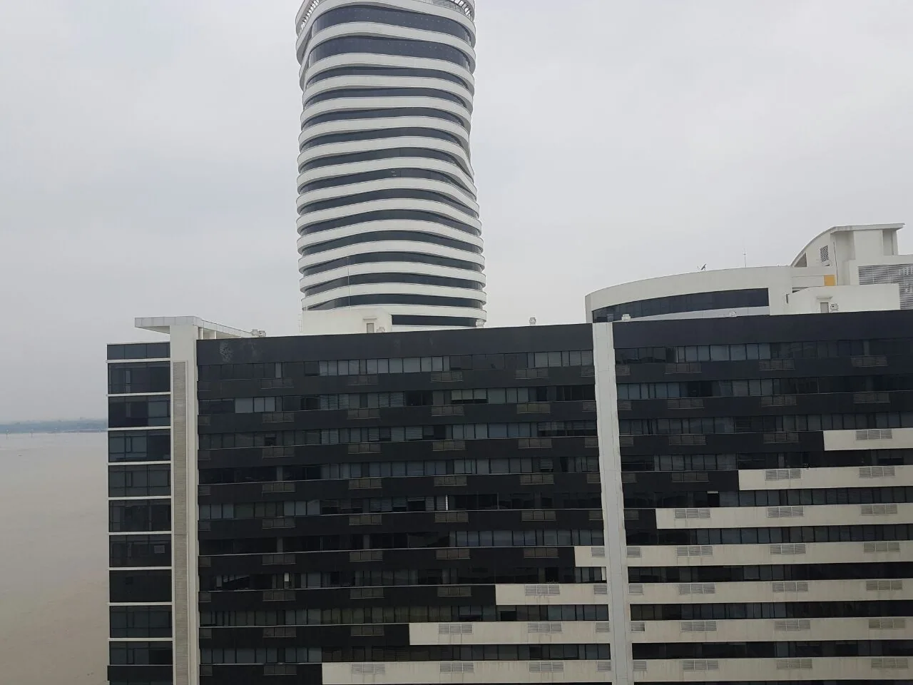 Departamento en venta ubicado en  Bellini en Puerto Santa Ana.  – Foto 3