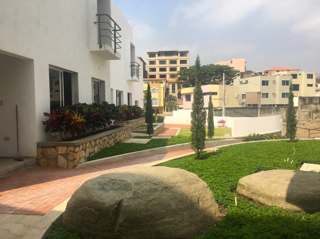 Casa en venta en Las Cumbres, sector Los Ceibos, Guayaquil – Foto 2