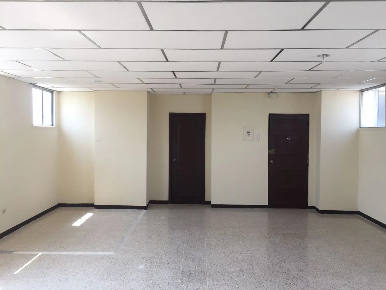 Oficina en alquiler en Condominio Orellana, Los Rios y 1ero De Mayo, Guayaquil – Foto 1
