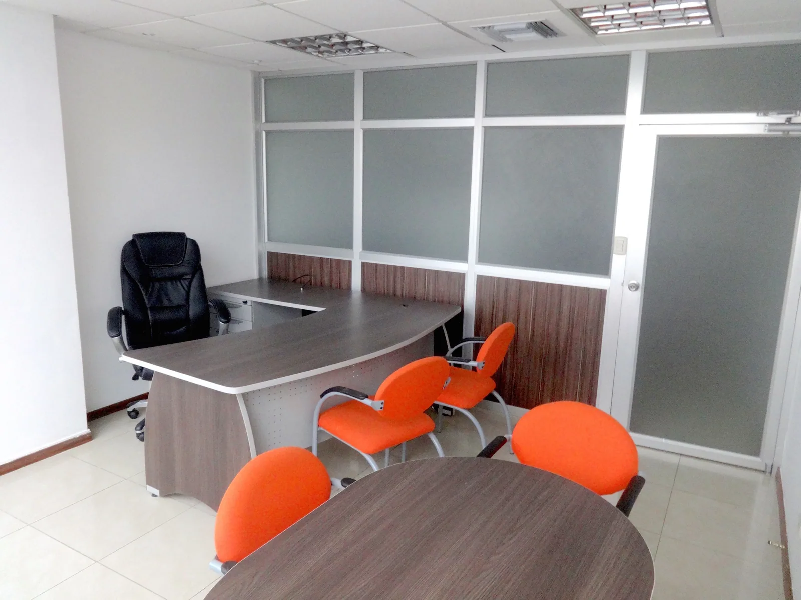 Oficina en alquiler norte de Guayaquil. Trade Building – Foto 2