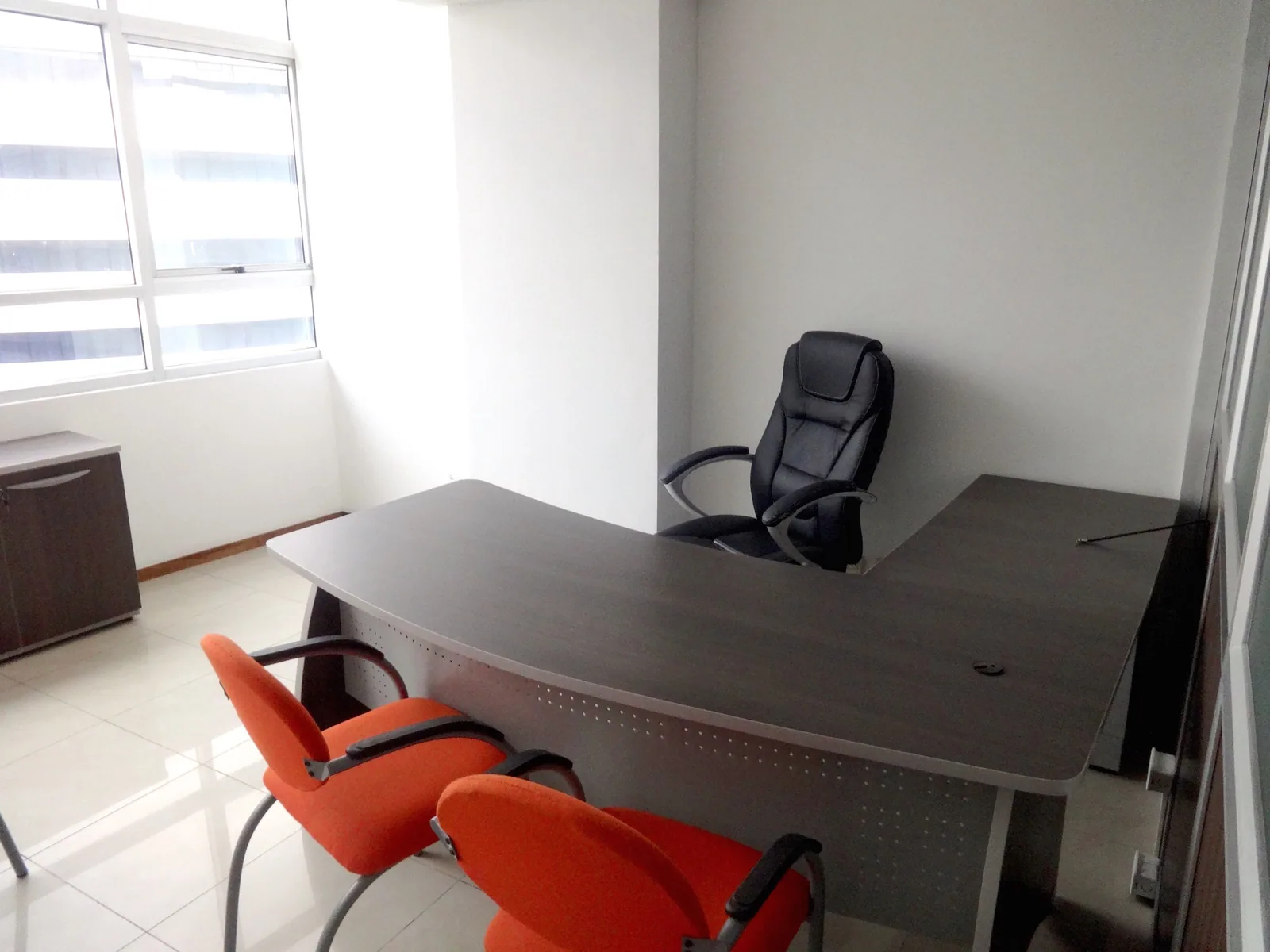 Oficina en alquiler norte de Guayaquil. Trade Building – Foto 4