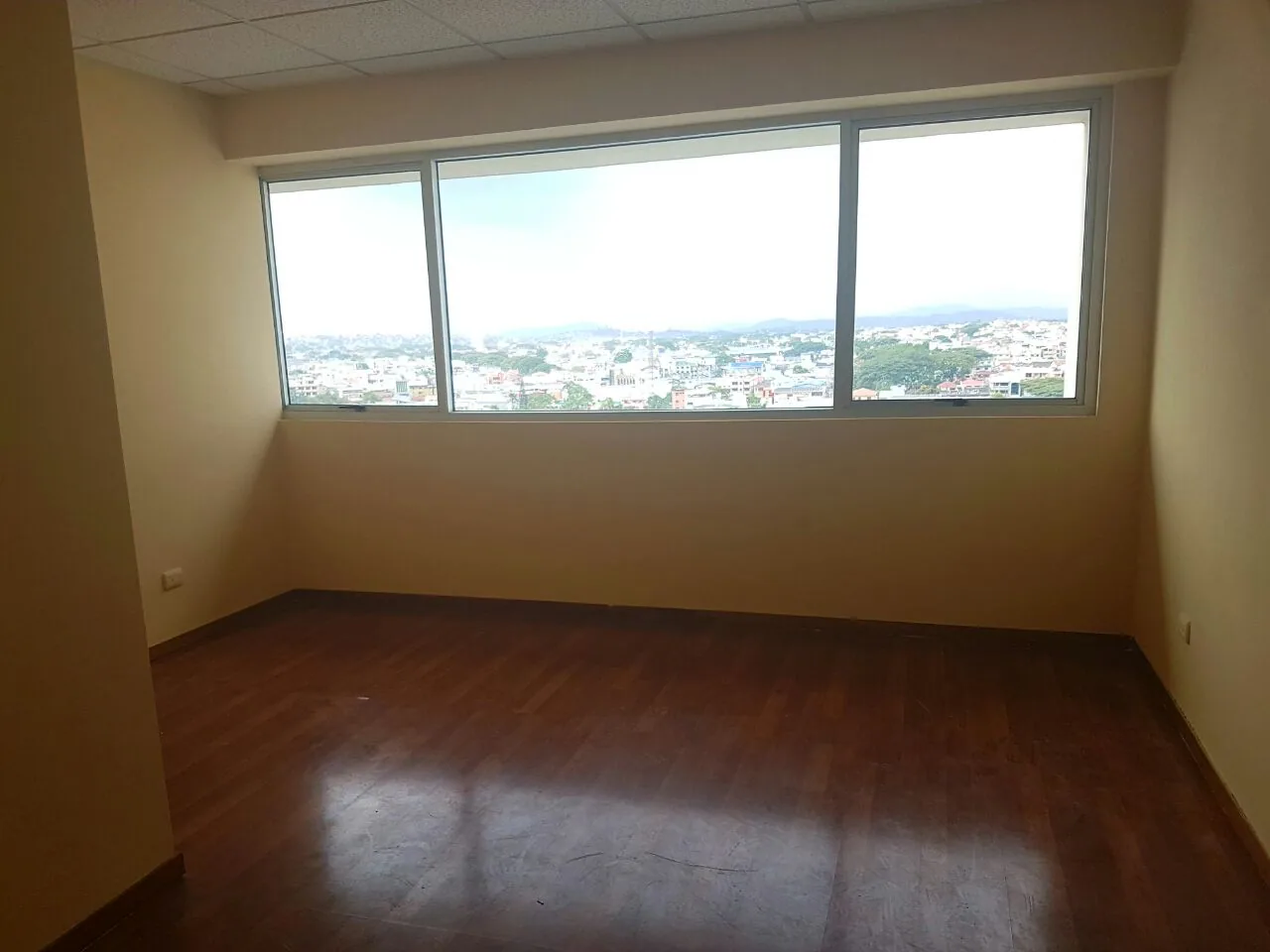 Oficina en alquiler ubicado en Trade Building, Guayaquil. – Foto 2
