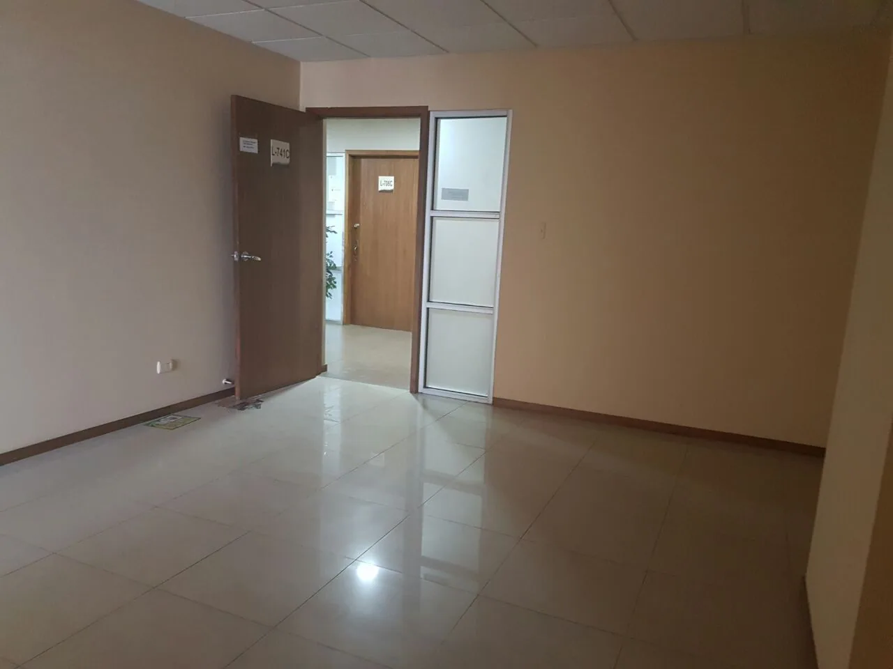 Oficina en alquiler ubicado en Trade Building, Guayaquil. – Foto 5