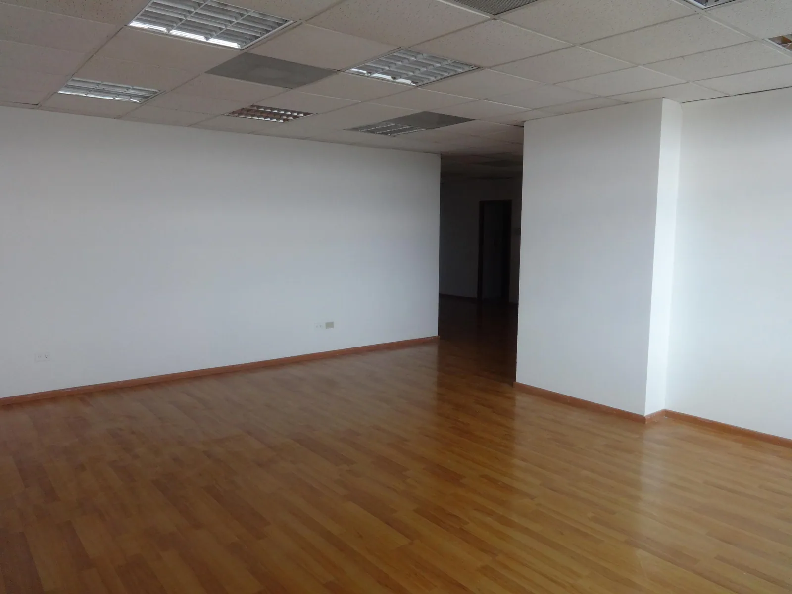 Alquilo oficina en Torres del Norte, Guayaquil – Foto 4
