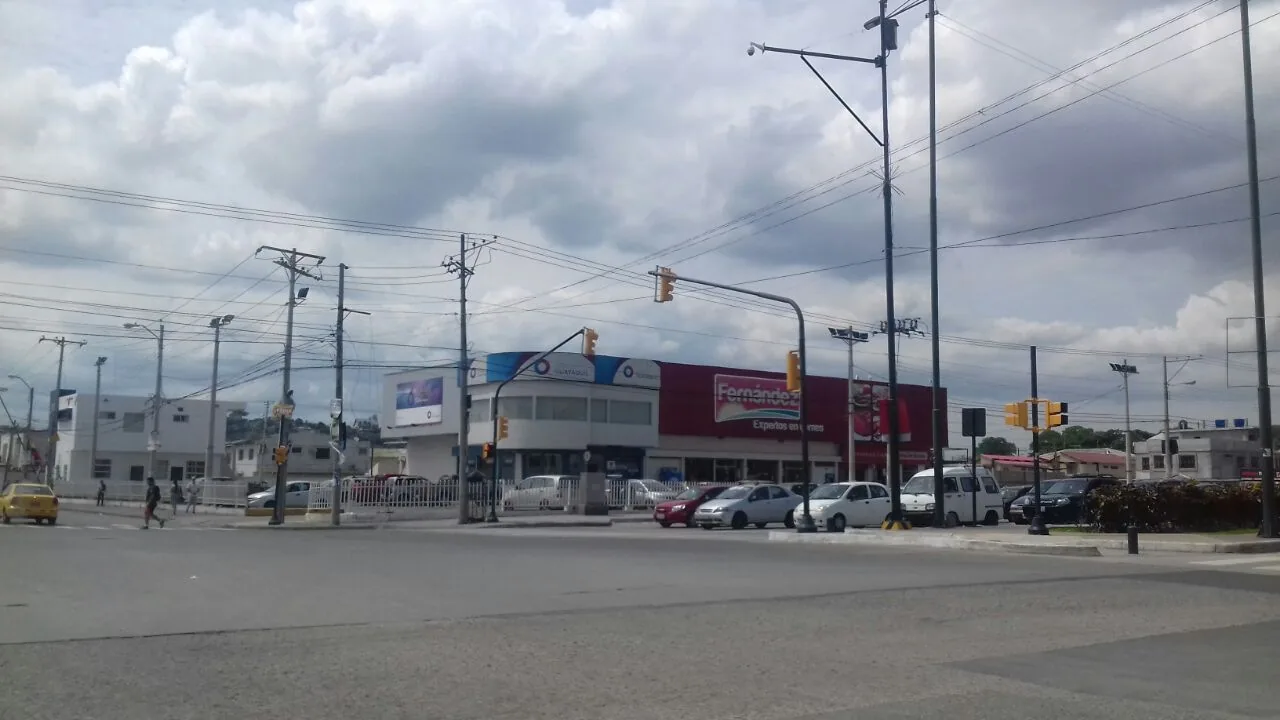 Vendo Edificio en Ciudadela Guayacanes  – Foto 2