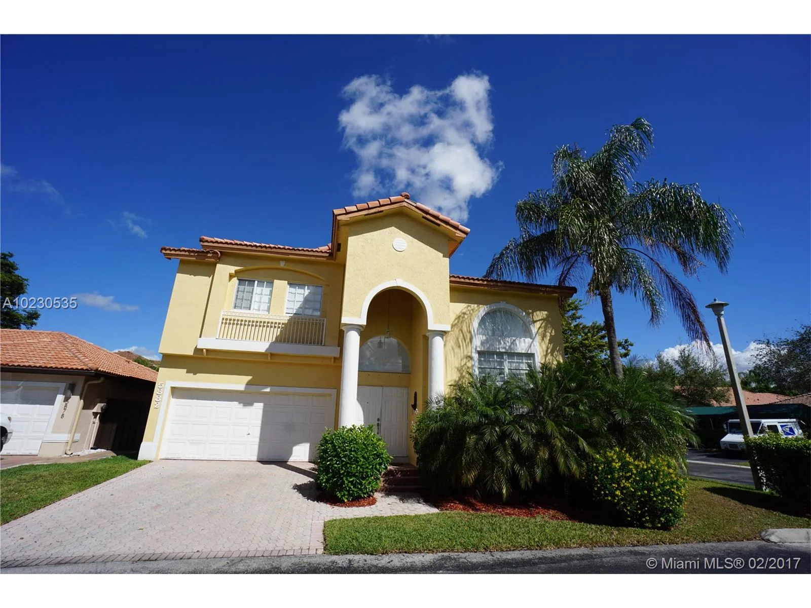 Casa a la Venta en Miami - DORAL ISLES CAYMAN – Foto 1