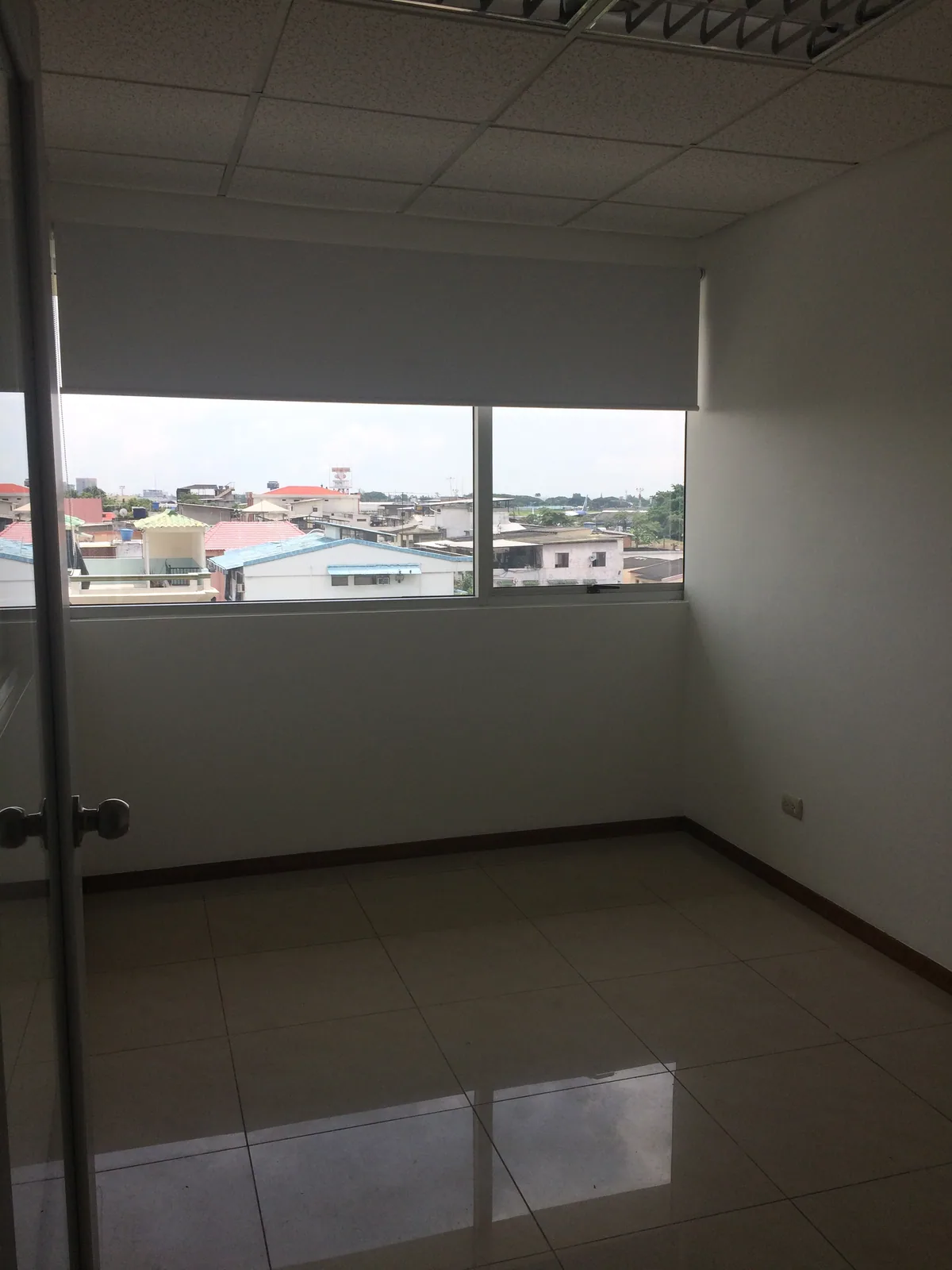 Oficina de 60mt2 de Arriendo en Trade Building sector Mall del Sol - Guayaquil – Foto 3