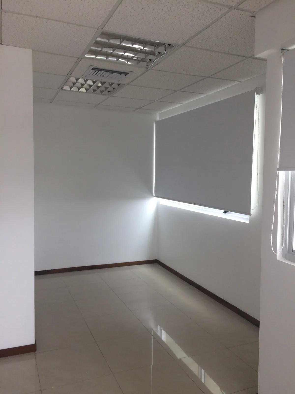 Oficina de 60mt2 de Arriendo en Trade Building sector Mall del Sol - Guayaquil – Foto 5