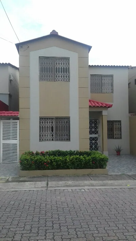 Casa en venta en La Joya Etapa Rubí Vía Samborondón – Foto 1