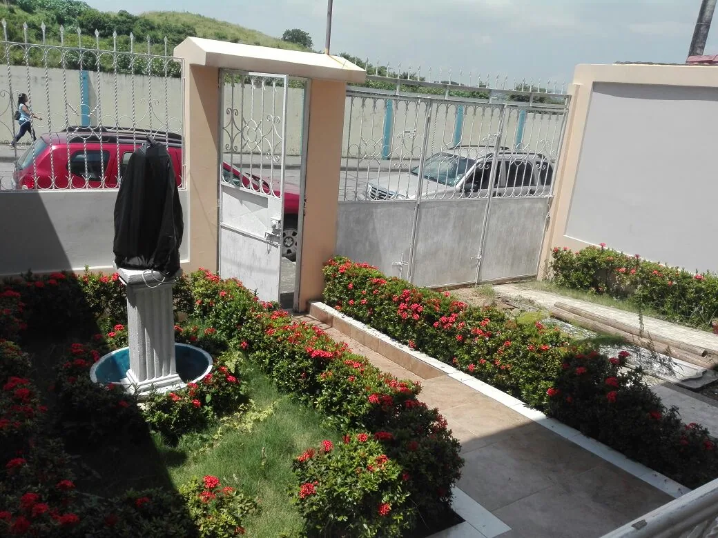 Venta de casa en el norte de Guayaquil, Cdla. El Maestro – Foto 2