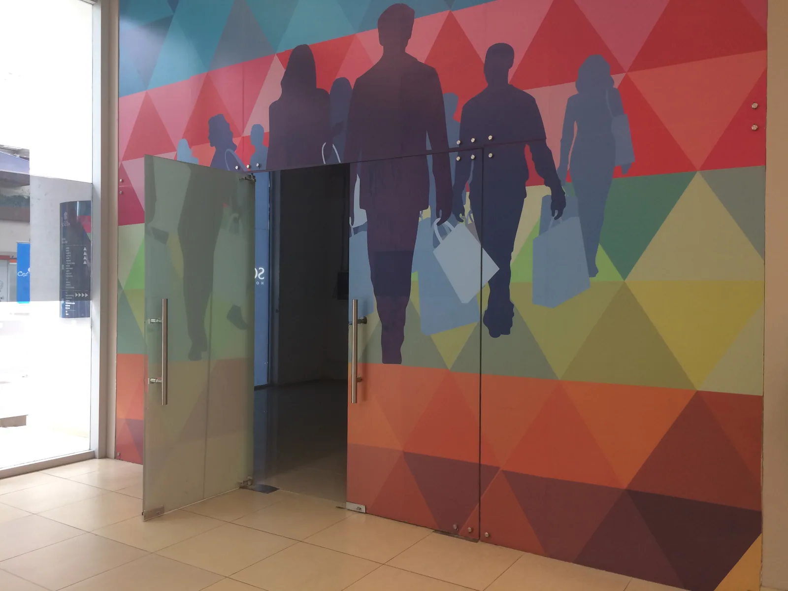 Local Comercial en Alquiler Galería Sonesta, zona Mall del Sol – Foto 2