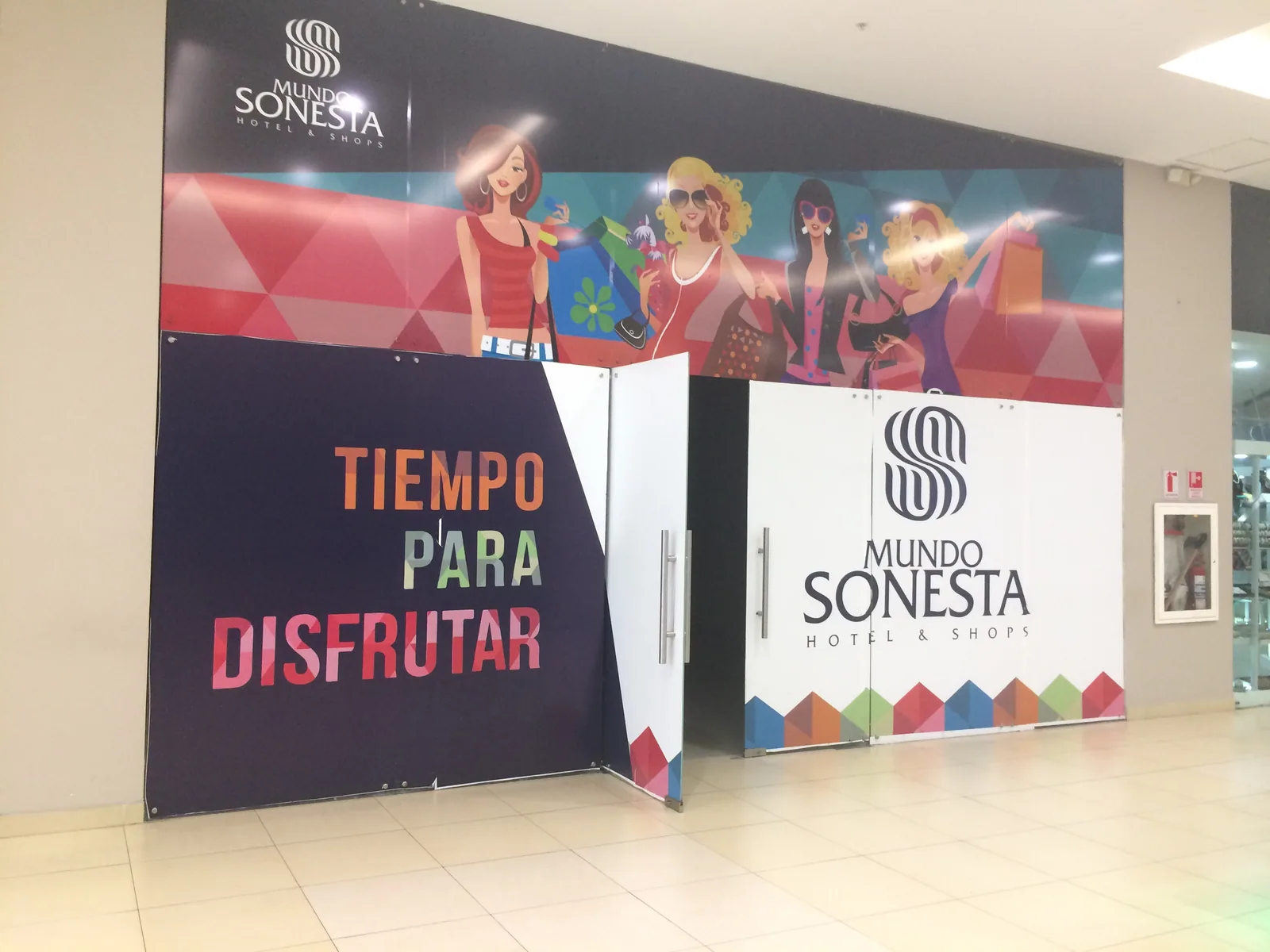 Local Comercial en Alquiler Galería Sonesta, zona Mall del Sol – Foto 2