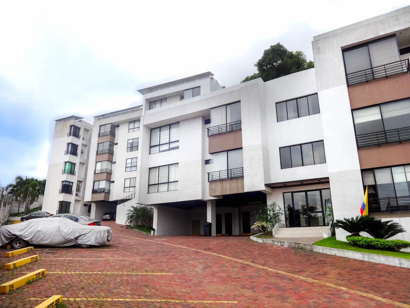 Departamento en alquiler en Lomas de Urdesa Guayaquil – Foto 1