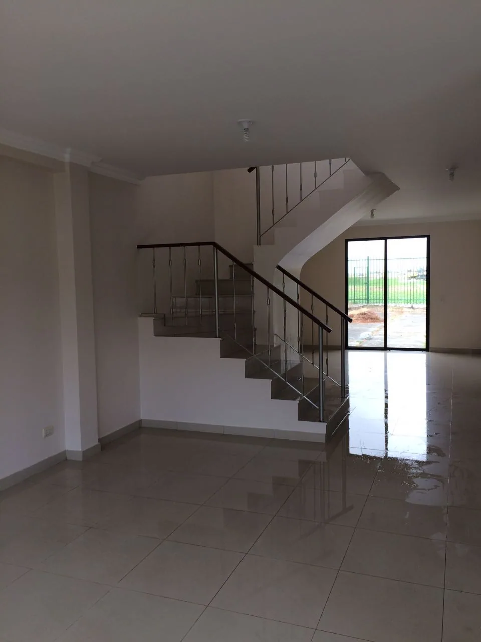 Casa en Venta en Ciudad Celeste, Etapa La Marina - Samborondon – Foto 2