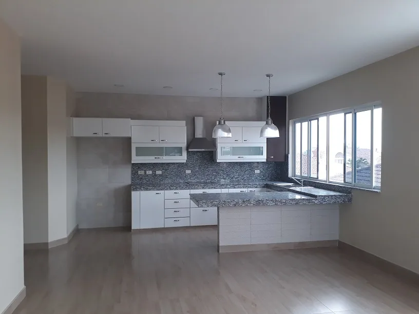 Departamento en alquiler El Portón Lomas de Urdesa Guayaquil – Foto 1