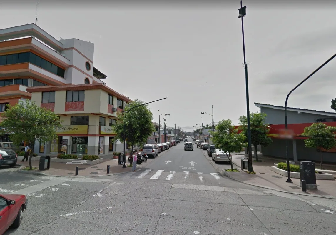 Local comercial en alquiler en Centro Comercial en La Alborada Guayaquil – Foto 2