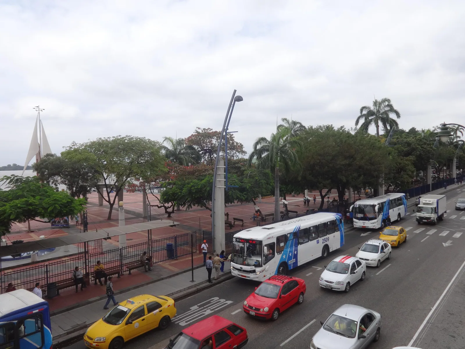 Oficina de alquiler en el centro de Guayaquil, Av. 9 de Octubre – Foto 3