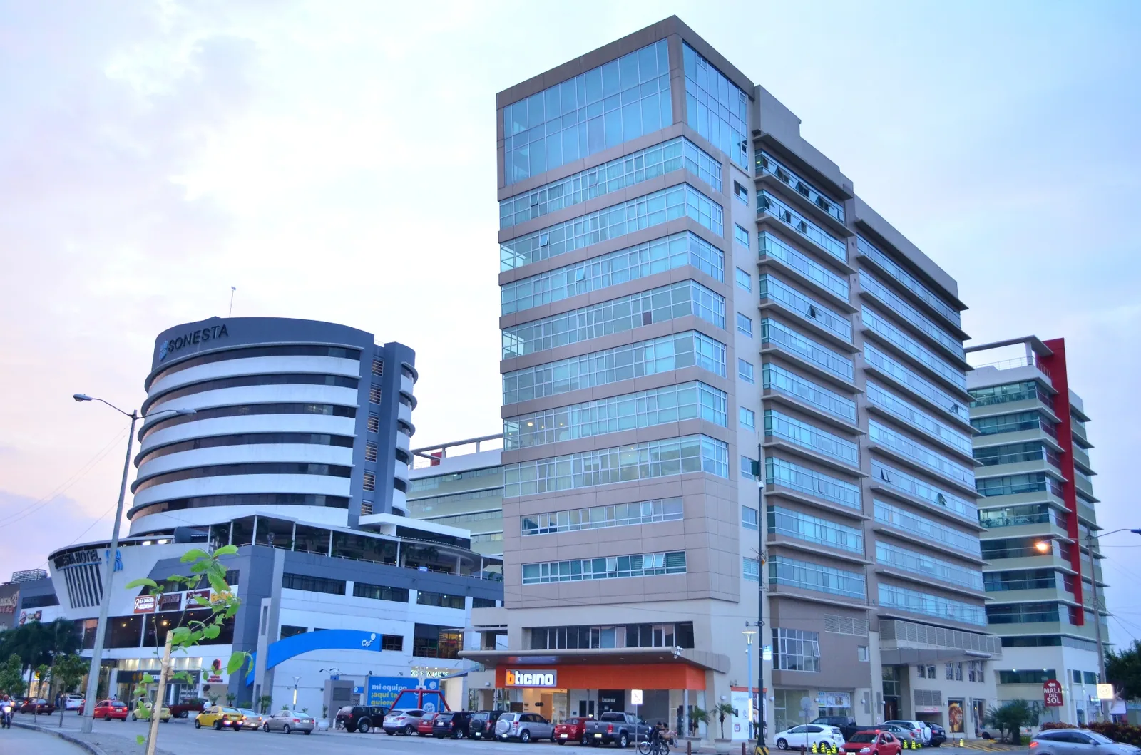 Departamento en venta en edificio Élite Building sector Mall del Sol