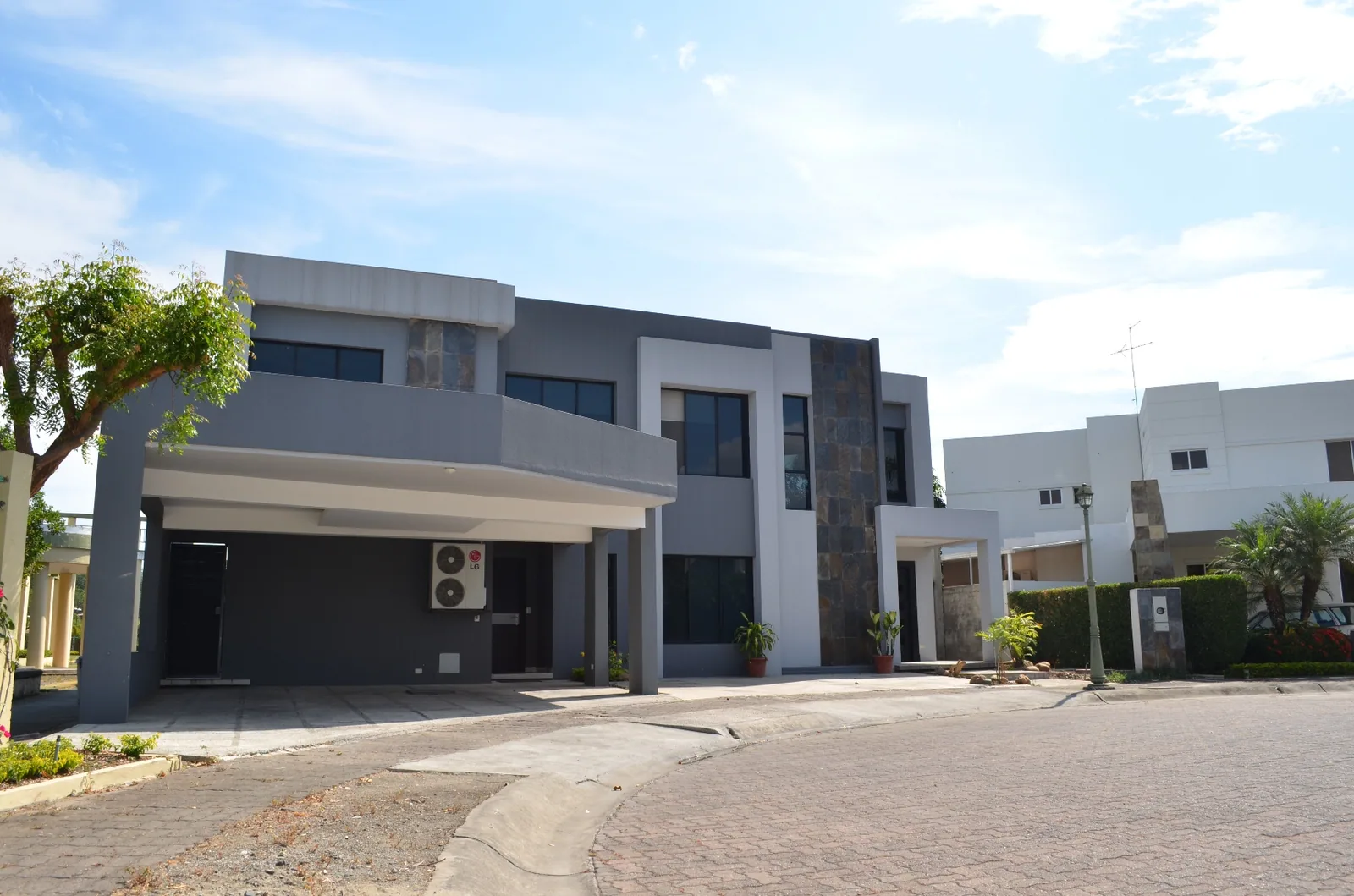 Casa en Venta en urbanización Portofino Km 11 Vía a la Costa – Foto 1