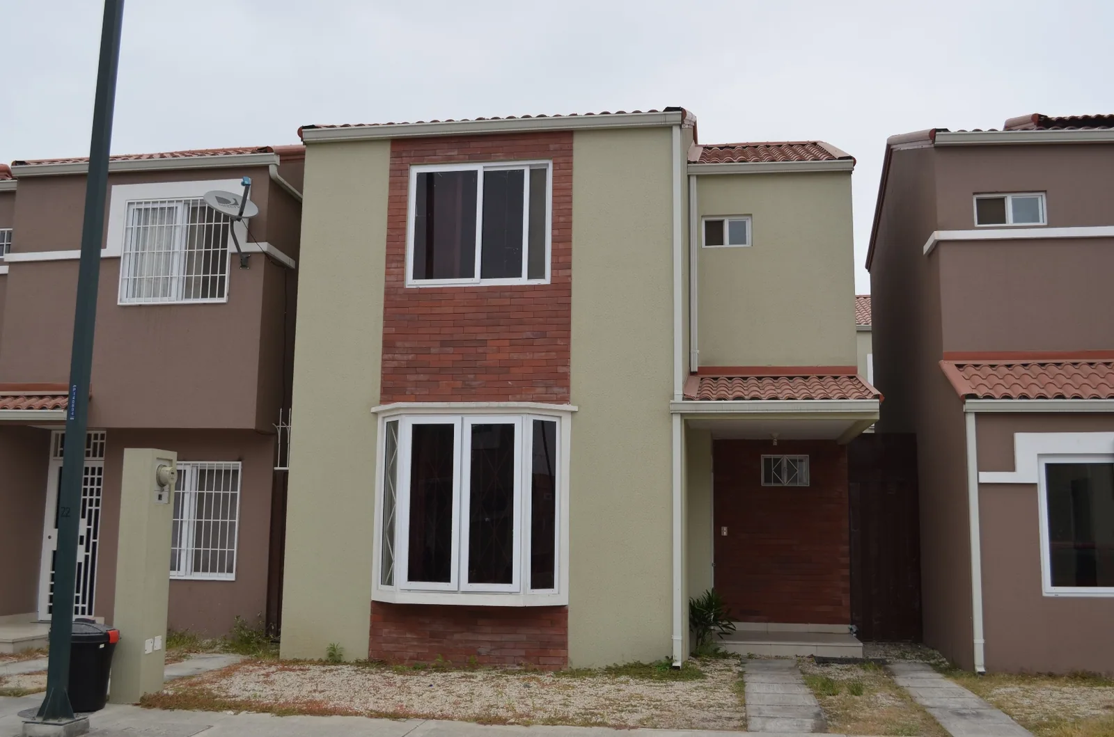 Casa en venta en urbanización La Perla Av Terminal Terrestre Pascuales    – Foto 1