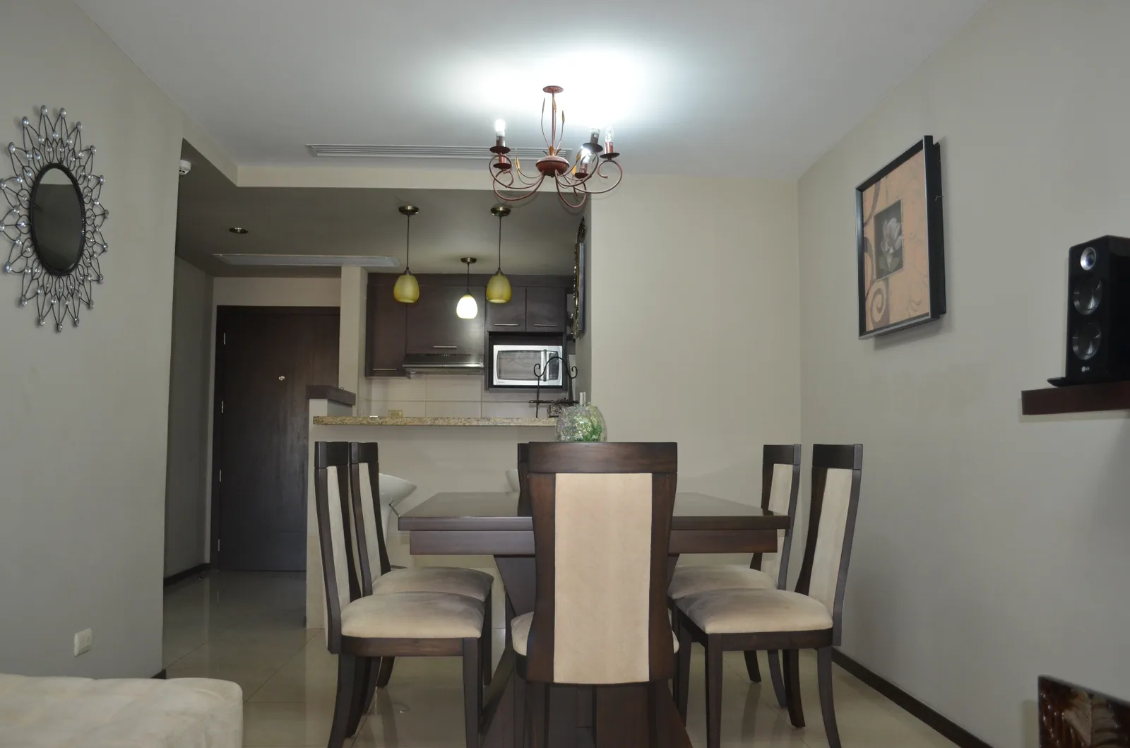 Suite en alquiler en edificio Élite Building sector Mall del Sol  – Foto 4